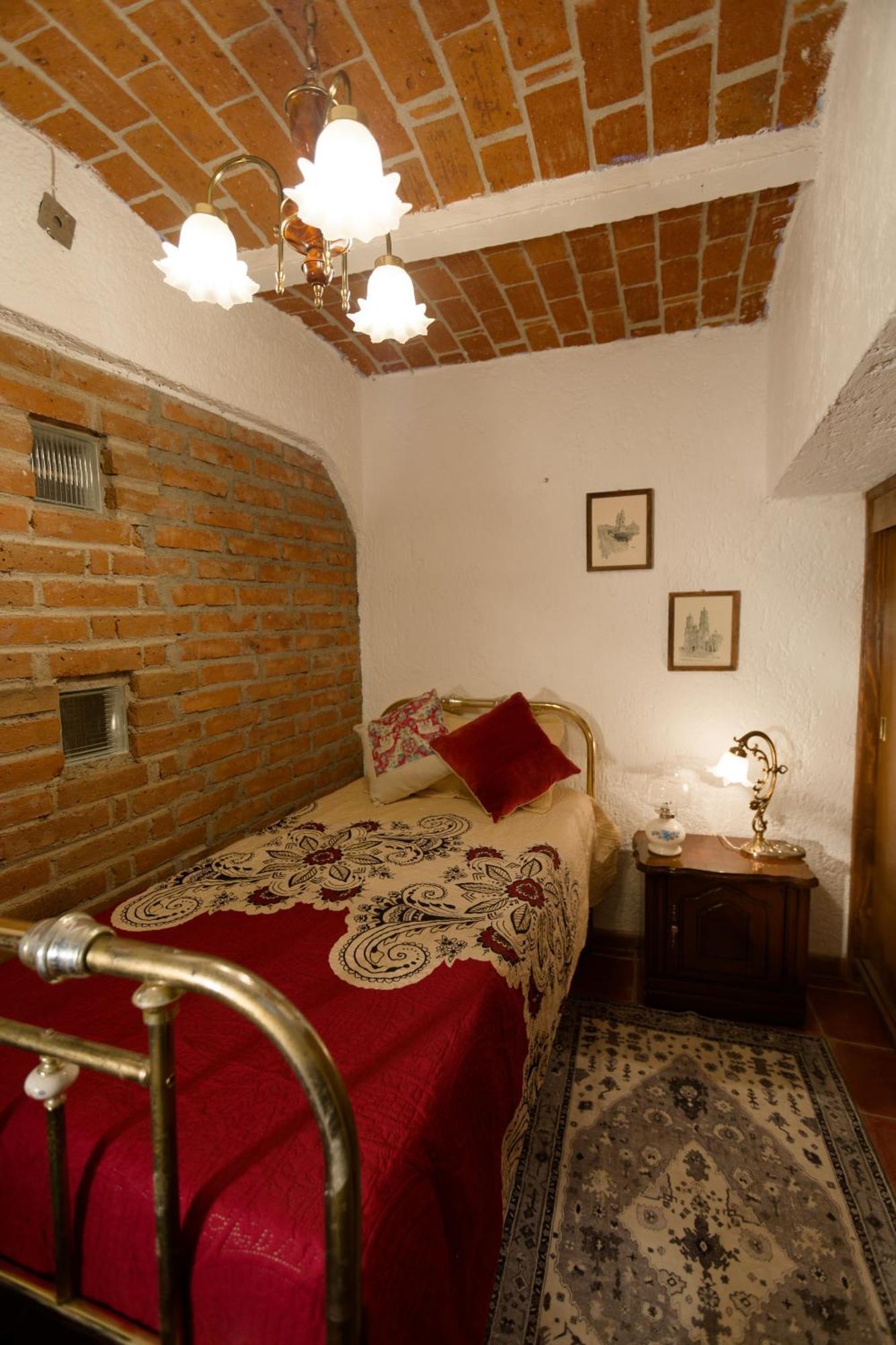 La Casa De Las Poesias Pensión
